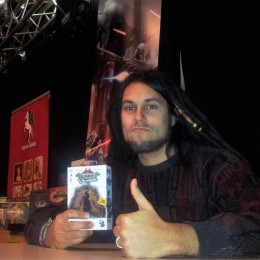 Ich auf der Cave Con 2016 mit Willkommem im Dungeon in der Hand