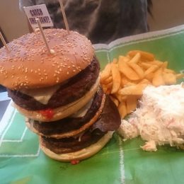 Burgertower in der Lilienschänke in Darmstadt