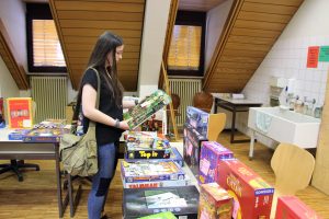 Jessi auf dem Flohmarkt von Aschaffenburg spielt
