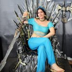 Prinzessin Jasmin auf dem Eisernen Thron